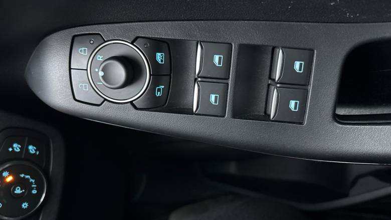 Ford Puma 1.0 EcoBoost Hybrid mHEV Titanium 5dr Petrol Hatchback